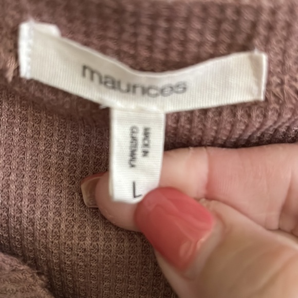 Shirt - Picture 2 of 6